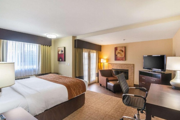 Comfort Inn & Suites image 15